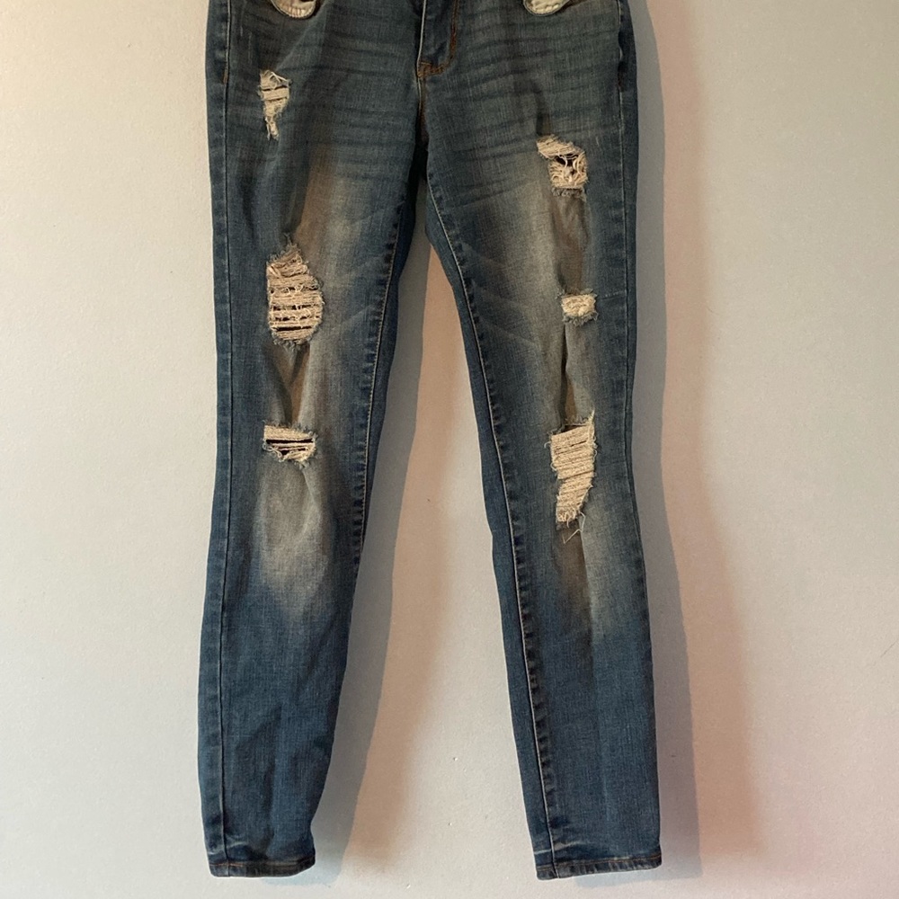 Low-rise Aeropostale ripped skinny jeans